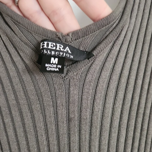 Hera Collection Ribbed Dress - Picture 2 of 3